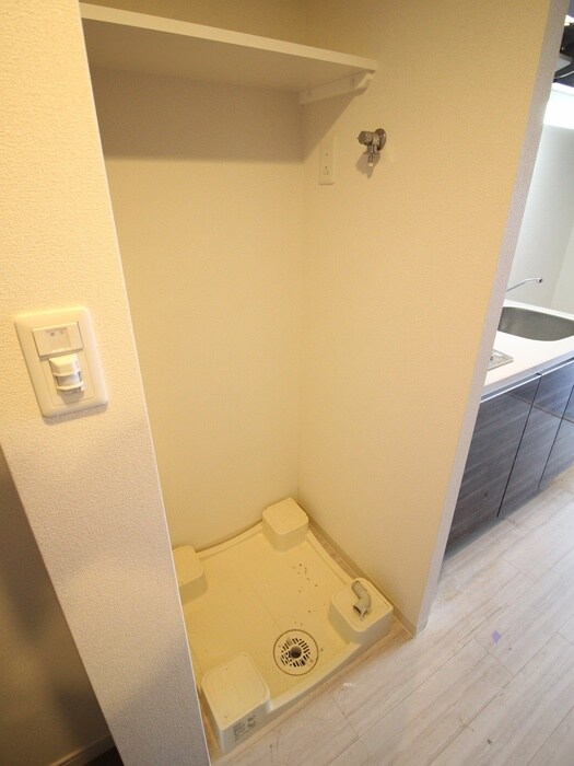 洗濯機置場 ﾌﾟﾚｻﾝｽ新大阪ｲｵﾘｱ(902)