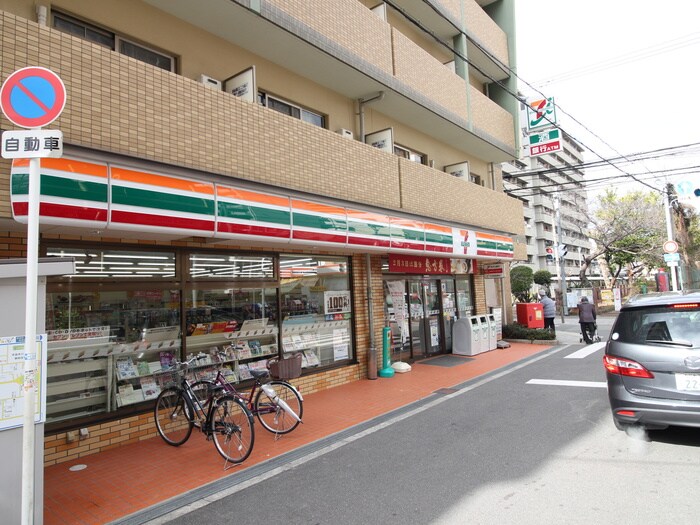 セブンイレブン(コンビニ)まで30m ルクレ新大阪レジデンス