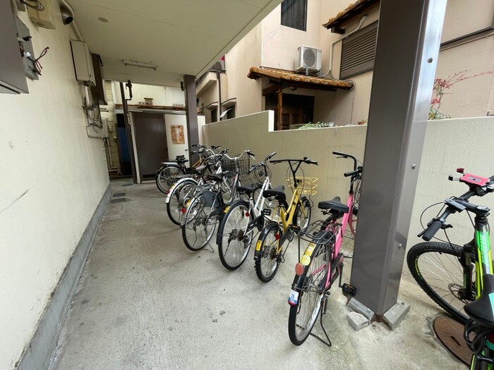 駐輪場 シャンティ中宮２