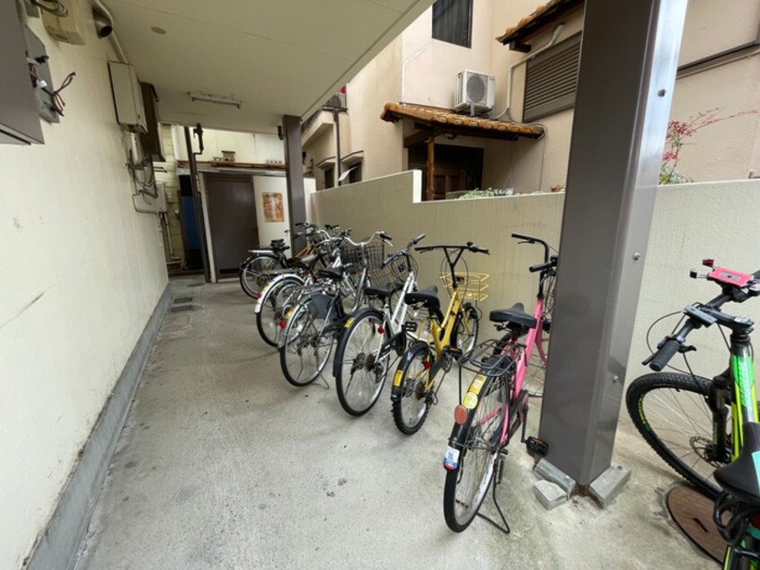 駐輪場 シャンティ中宮２