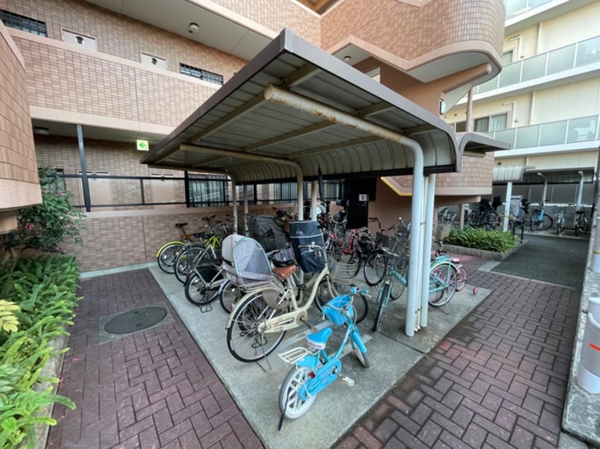 駐輪場 クルックス