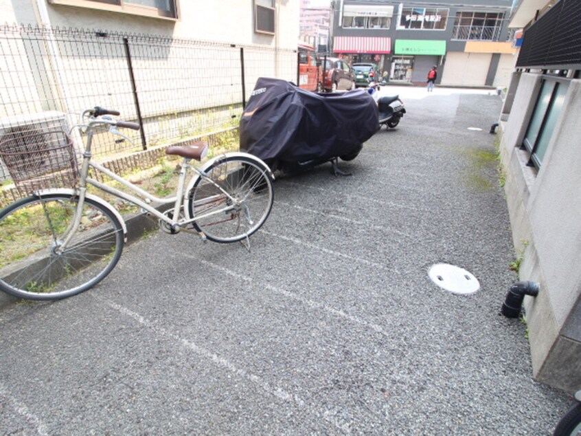 駐輪場 吉永ビル鼓が滝駅前