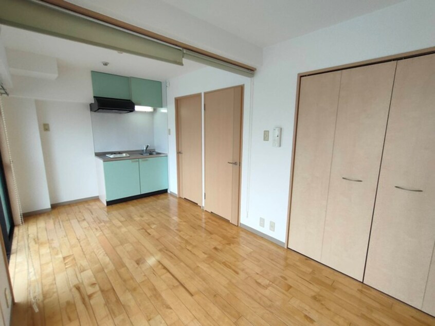 居室 シャルレ服部