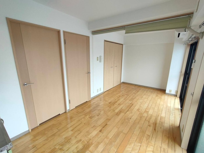 居室 シャルレ服部