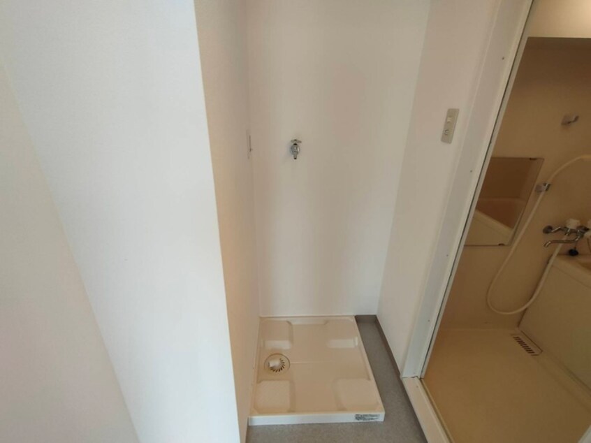 洗濯機置場 シャルレ服部