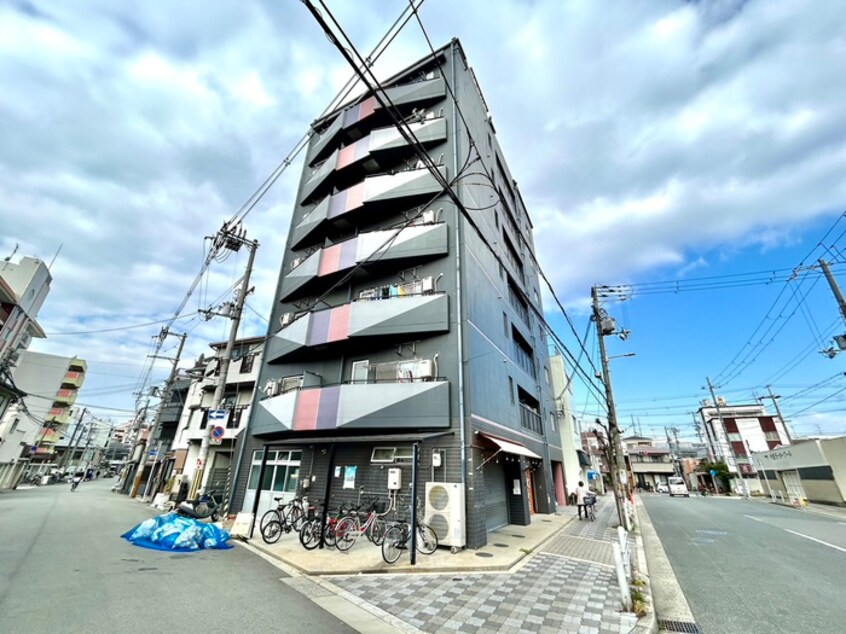 外観写真 ビックフィールド