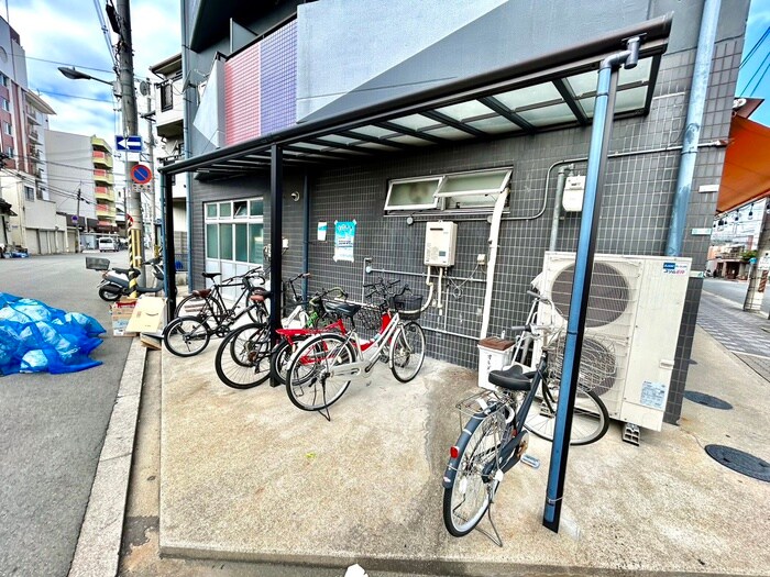 駐輪場 ビックフィールド