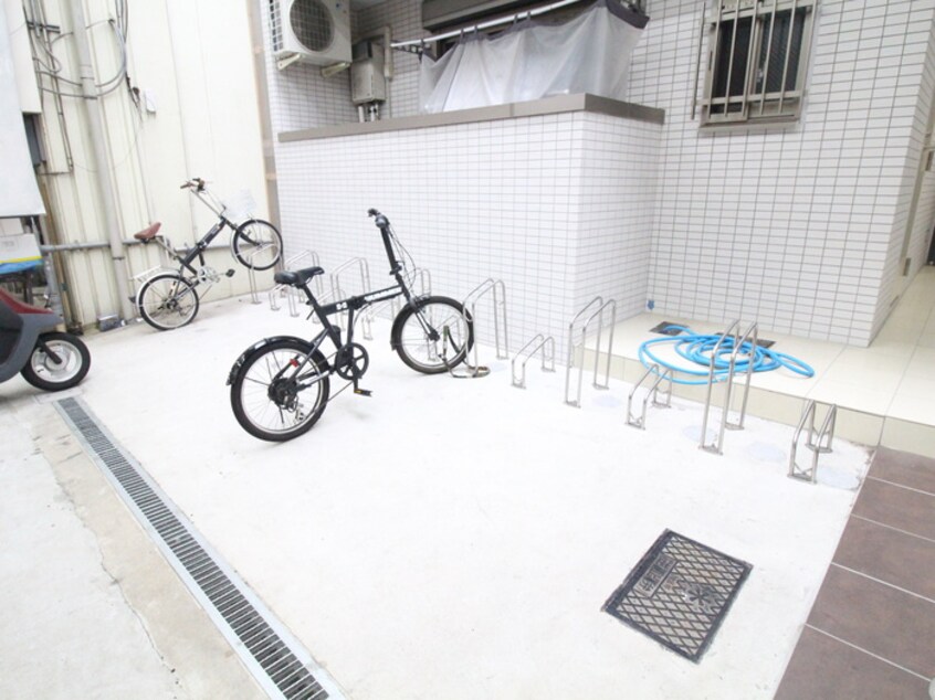 駐輪場 レガーロ春日野道