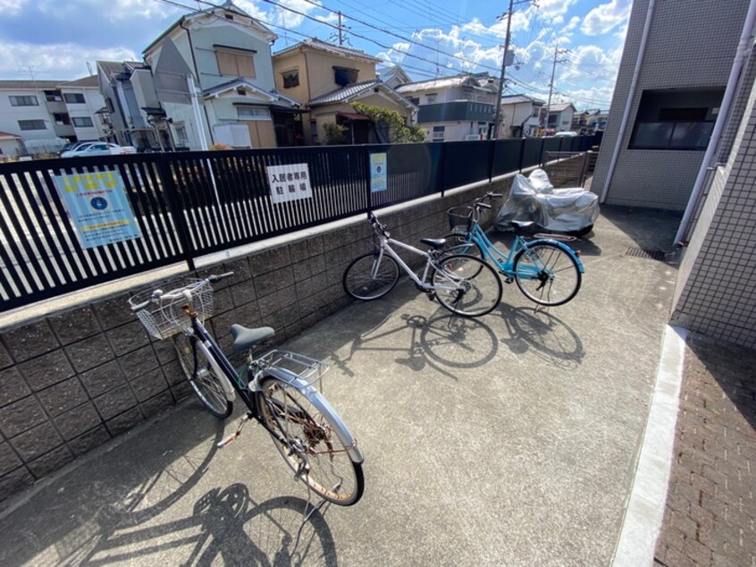 駐輪場 リアライズ富野荘