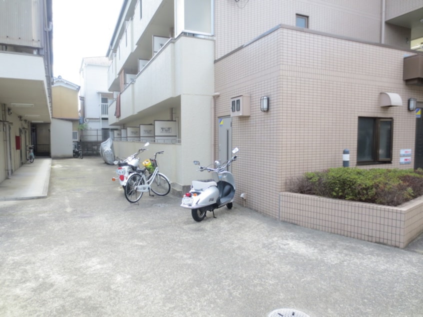 駐輪場 ベルコート太秦