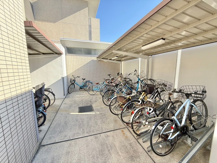 駐輪場 セラビ１１２