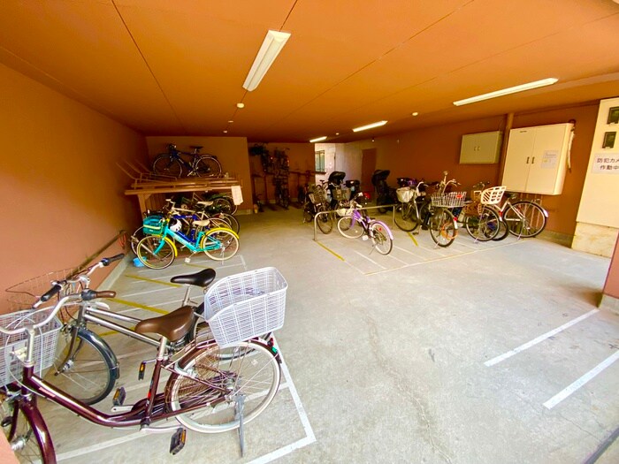 駐輪場 ココ西宮