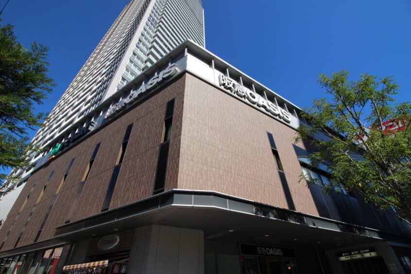 阪急ファミリーストア(スーパー)まで757m Lega梅北