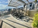 駐輪場 すみれそう