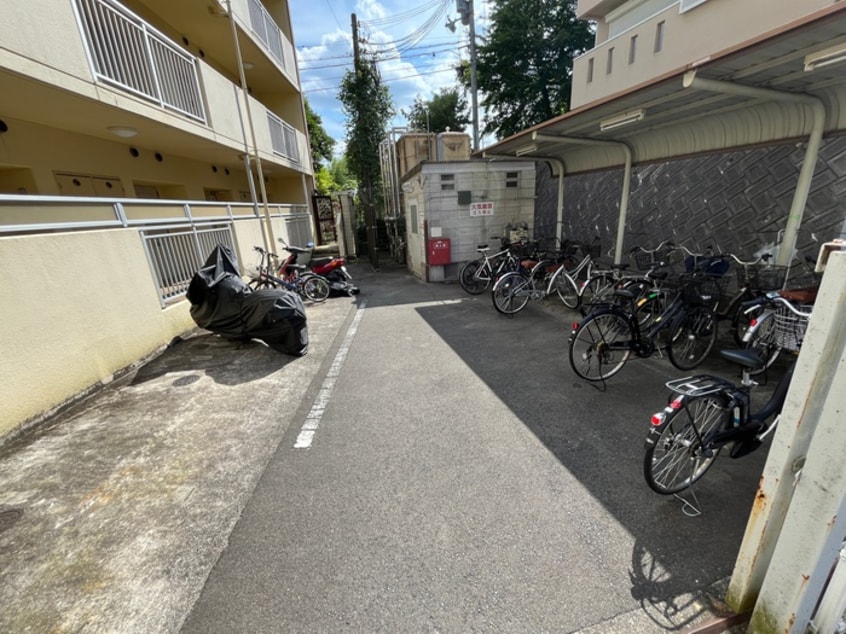 駐輪場 クレ－ル加茂