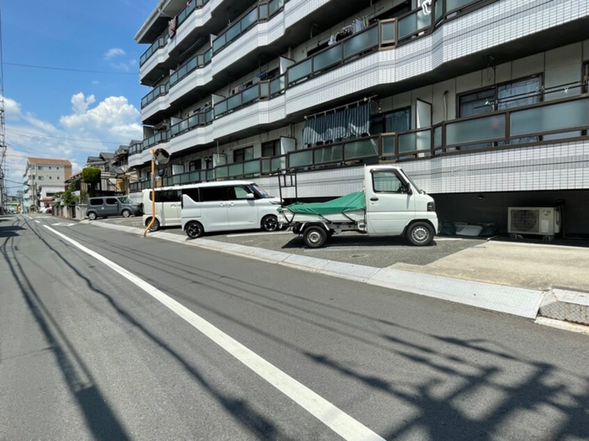 駐車場 ＭＡＹＵＭＩグランデール中宮