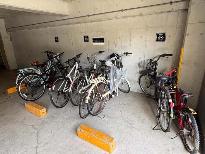 駐輪場 ラジュニ－ル春日丘