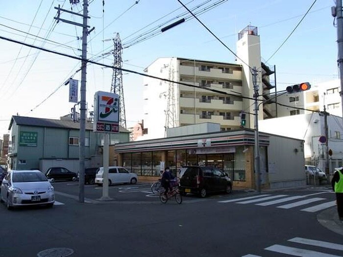 セブンイレブン大阪成育一丁目店(コンビニ)まで239m 倉田マンション