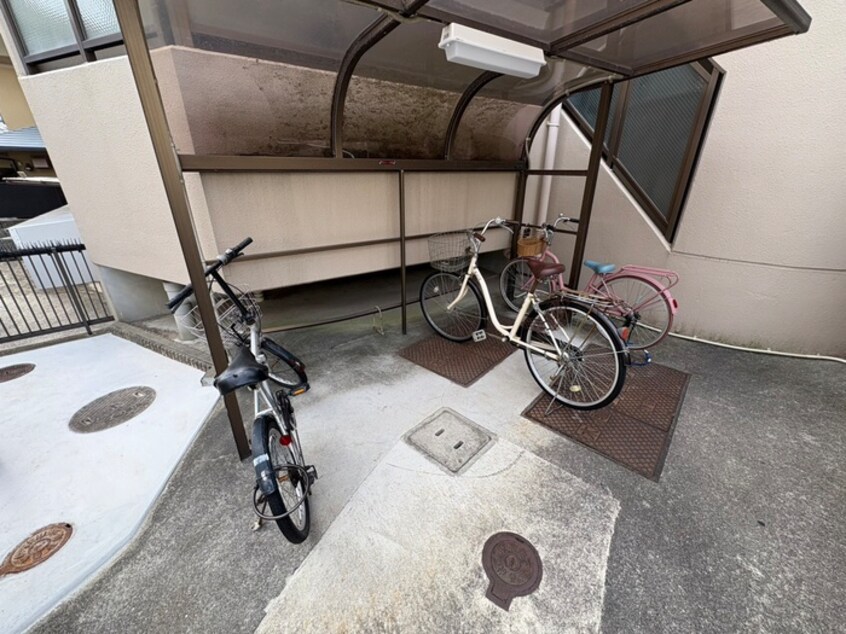 駐輪場 エステ－ト五宮