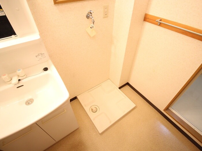 洗濯機置場 ラ・フォ－レ三和