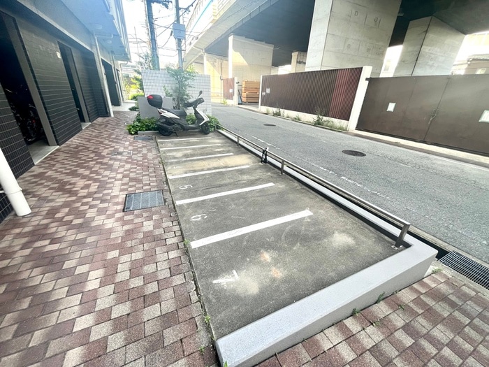 バイク置き場 エスリ－ド西宮北口第２(311)