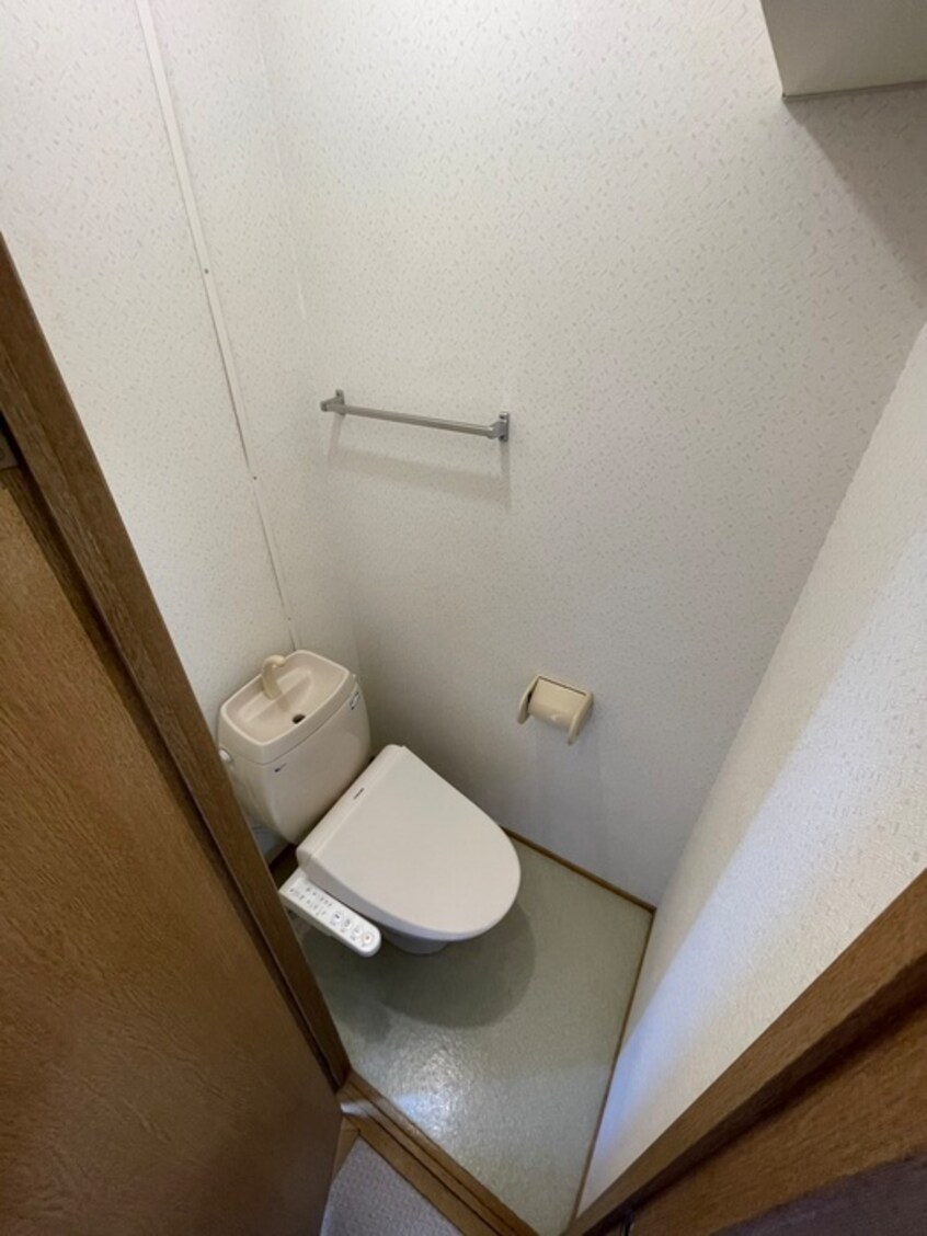 トイレ ﾊｲﾂ ﾋﾞｭｰﾃﾗｽ