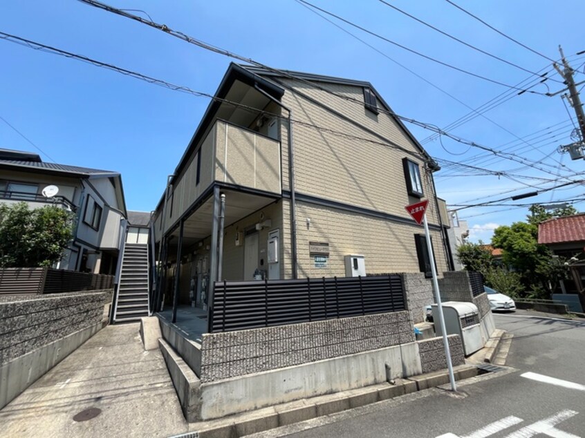 エントランス部分 ﾊｲﾂ ﾋﾞｭｰﾃﾗｽ