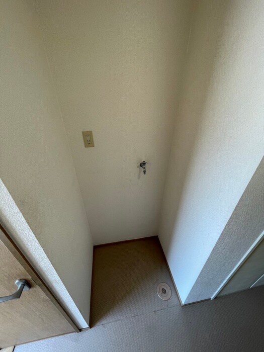 洗濯機置場 ﾊｲﾂ ﾋﾞｭｰﾃﾗｽ