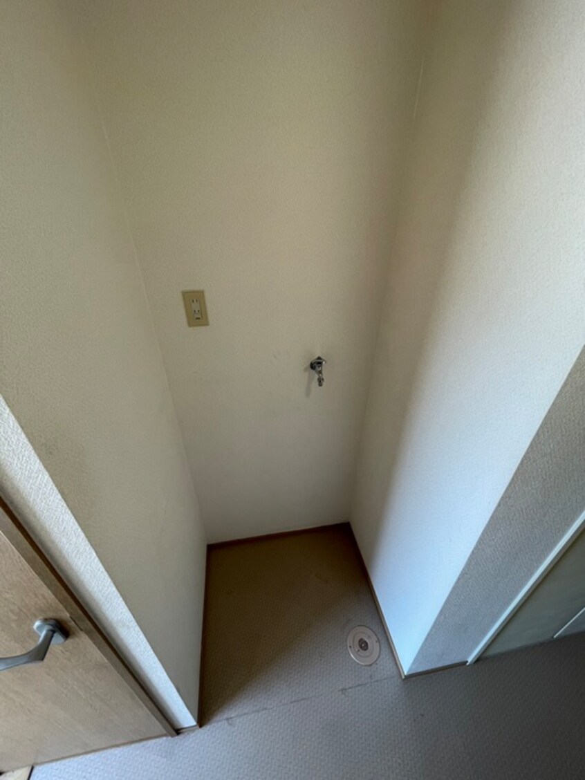 洗濯機置場 ﾊｲﾂ ﾋﾞｭｰﾃﾗｽ