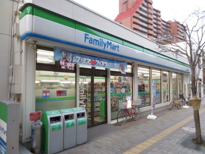 ファミリーマート阪急御影駅前店(コンビニ)まで1500m 関口ハイツ