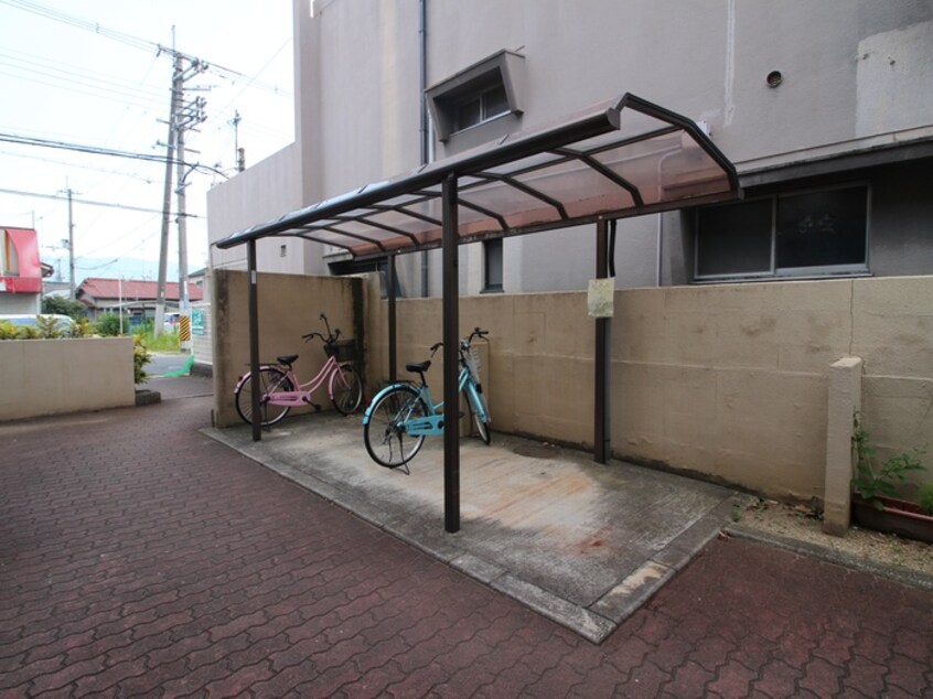 駐輪場 サンハイツ