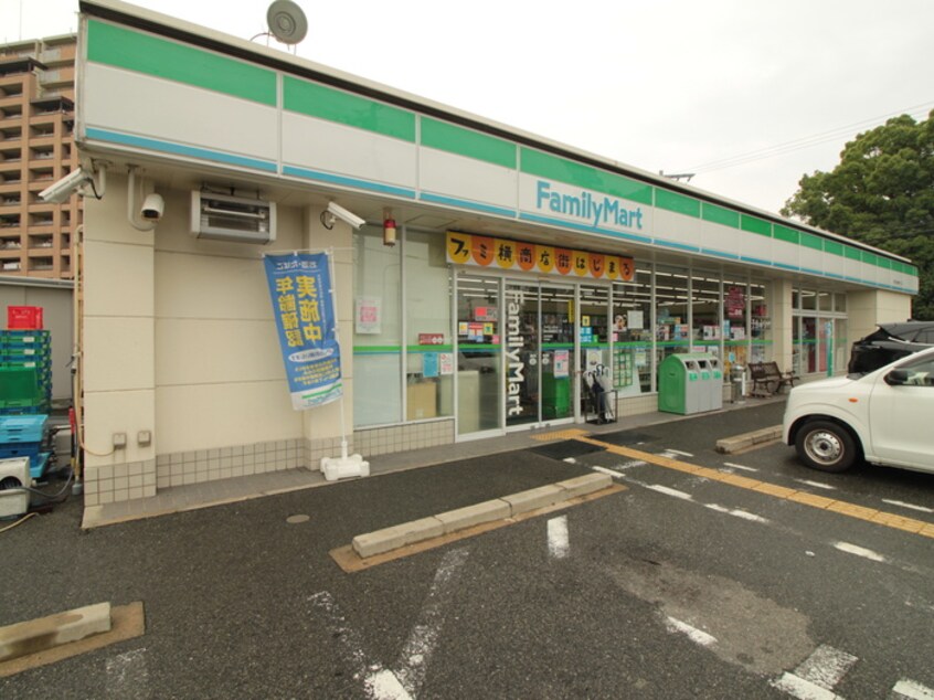 ファミリーマート堺百舌鳥梅町三丁店(コンビニ)まで193m サン　シルク　ラポピ－