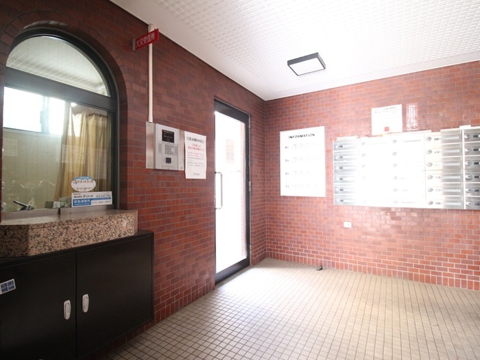 エントランス部分 デトム・ワン京大前（１０４）