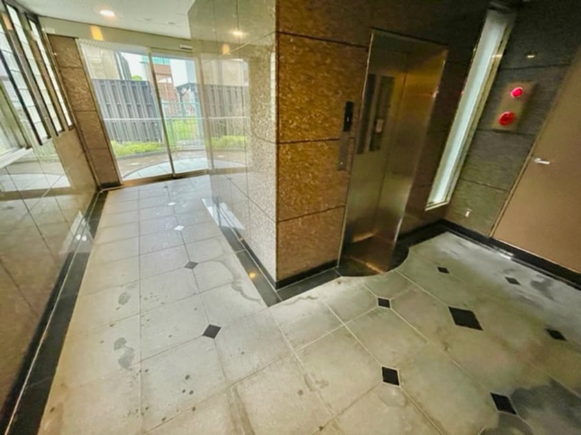 エントランス部分 GROOVE大日