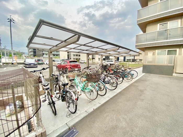 駐輪場 D-residence　別所中の町