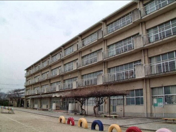 宝塚市立丸橋小学校(小学校)まで900m 北山ハイツⅢ