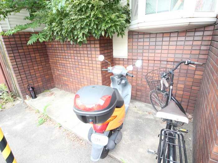バイク置き場 ＲＥＧＡＬ　ＨＯＵＳＥ阪急六甲