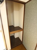 収納 南森町ロイヤルハイツ