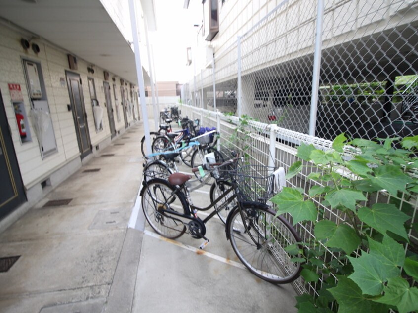 駐輪場 MAYUMIハイツ枚方12番館上島東町