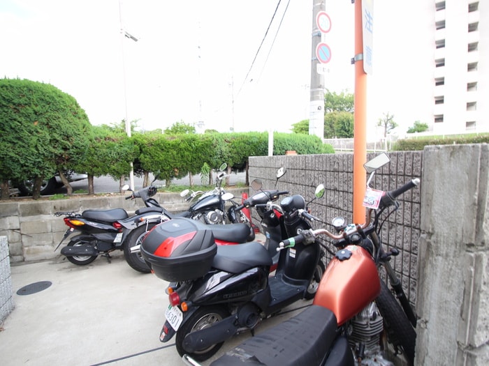 バイク置き場 MAYUMIハイツ枚方12番館上島東町