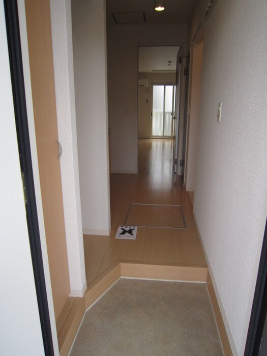 玄関 アウドムラ