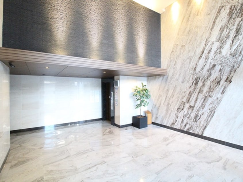 エントランス部分 ﾌｧｰｽﾄｽﾃｰｼﾞ江坂広芝町Ⅱ（702）