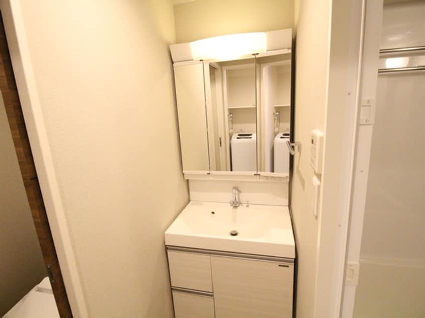 洗面 ﾌｧｰｽﾄｽﾃｰｼﾞ江坂広芝町Ⅱ（702）