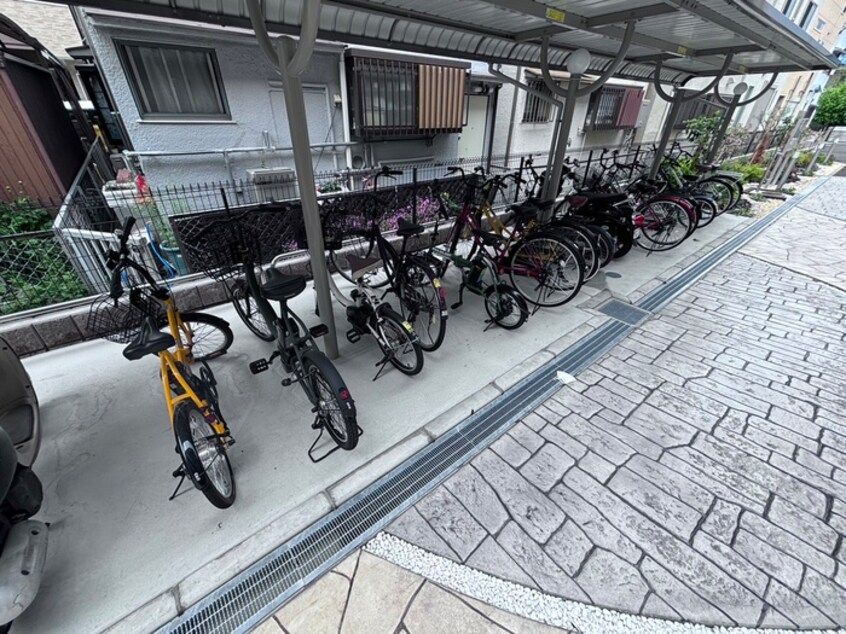 駐輪場 セレーノヴィータ