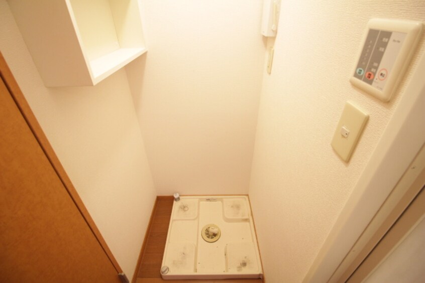 洗濯機置場 モンプレイン