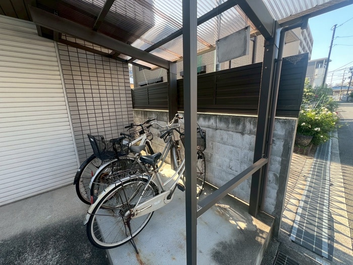 駐輪場 メゾン春日