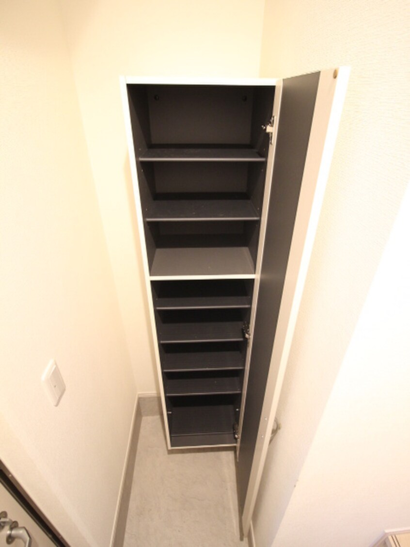 靴箱 メゾン　ド　トゥ－ル久代