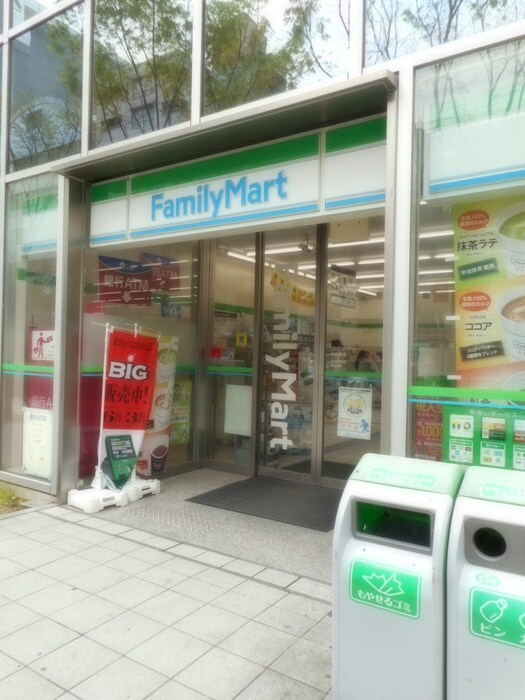 ファミリーマート(コンビニ)まで110m ＲＡＮＡ内淡路