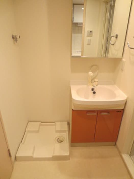 洗濯機置場 エスリ－ド江坂公園(904)