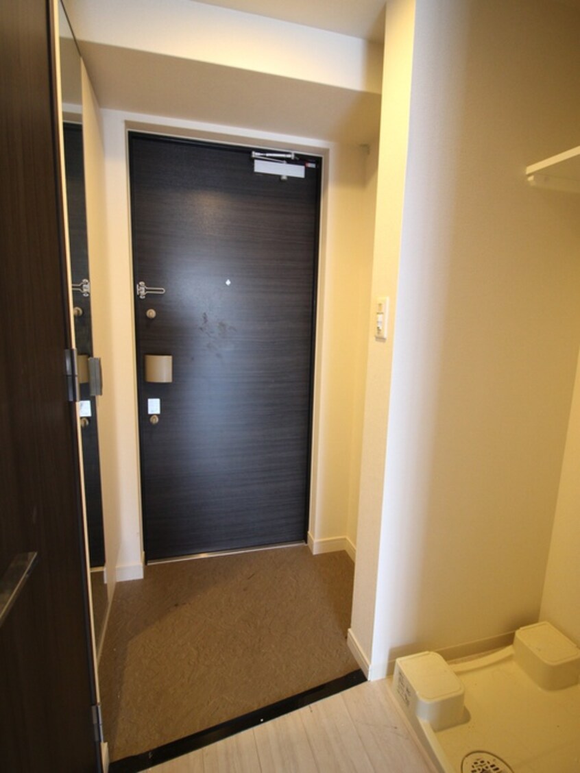 玄関 ﾌﾟﾚｻﾝｽ新大阪ｲｵﾘｱ(306)